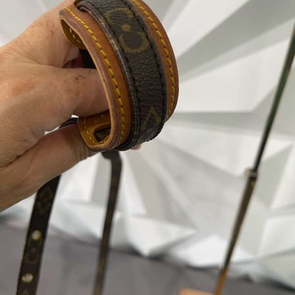 🌟AUTHENTIC🌟LOUIS VUITTON MONOGRAM AMAZON CROSSBODY BAG - Picture 5 of 12